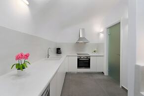 Yiota Collection  4 Suites & 4 Prive Jacuzzi