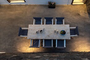 Yiota Collection  4 Suites & 4 Prive Jacuzzi
