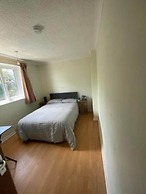 Luxurious 5-bed House in Norwich