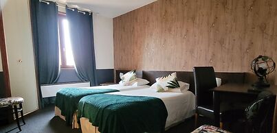 LOGIS Hôtel Le Merle Blanc