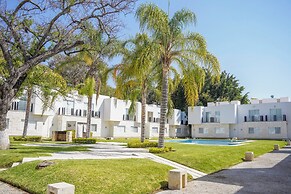 Modern House in Yautepec l Pool & Garden