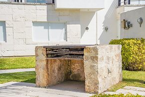 Modern House in Yautepec l Pool & Garden