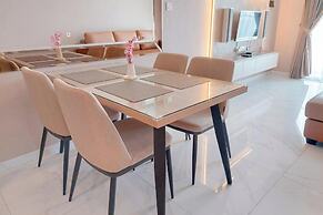 Good Place And Spacious 3Br Sky House Bsd Apartment