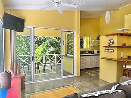 Casa Amable by Ronny's place - Manuel Antonio