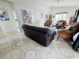 Natura Nikao Beach Villa