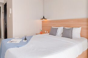 Good And Comfy Studio At Casa De Parco Apartment