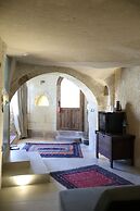 Potamia Cave Suites