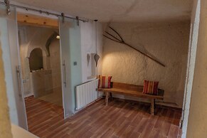 Potamia Cave Suites