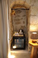 Potamia Cave Suites