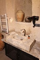 Potamia Cave Suites