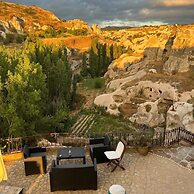 Potamia Cave Suites