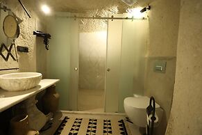 Potamia Cave Suites