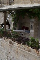 Potamia Cave Suites