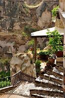 Potamia Cave Suites