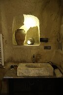 Potamia Cave Suites