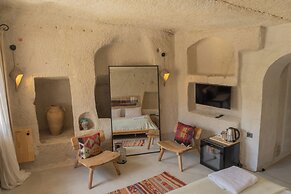 Potamia Cave Suites
