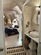 Potamia Cave Suites