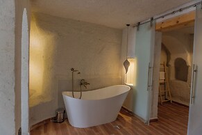 Potamia Cave Suites