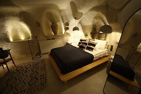 Potamia Cave Suites