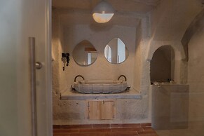 Potamia Cave Suites
