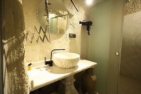 Potamia Cave Suites