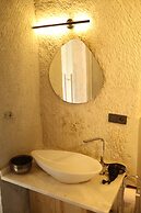 Potamia Cave Suites