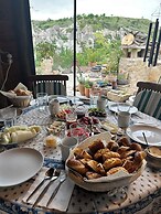 Potamia Cave Suites