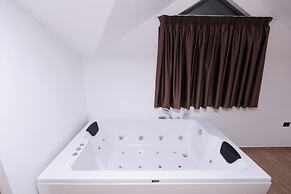 Emar Hotel