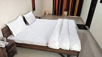 Goroomgo Hotel Gopi Dham Ashram Haridwar
