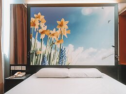 Hi Hotel Dot