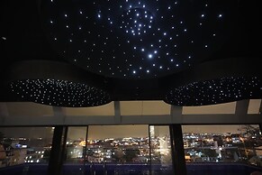 TTR Skypool View Hotel