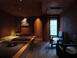 AFTER CHAPTER HOTEL