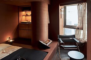 AFTER CHAPTER HOTEL