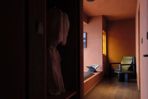 AFTER CHAPTER HOTEL