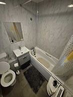 Enchanting Enfield Studio Free Parking