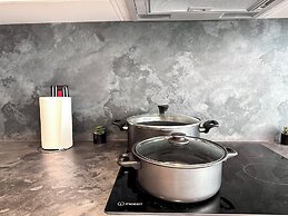 Sleeps 4 Central Ensuite - Cityview & Parking