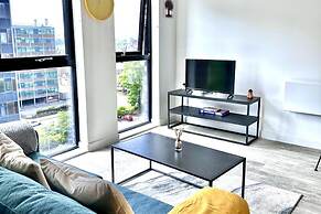 Sleeps 4 Central Ensuite - Cityview & Parking
