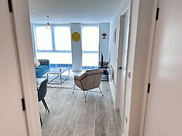 Sleeps 4 Central Ensuite - Cityview & Parking