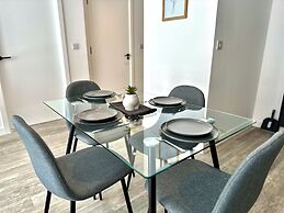 Sleeps 4 Central Ensuite - Cityview & Parking
