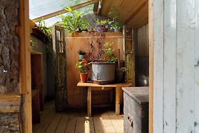 Hapus Hideaway Retreat Site, Sleeps 29