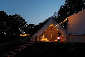 Hapus Hideaway Retreat Site, Sleeps 29