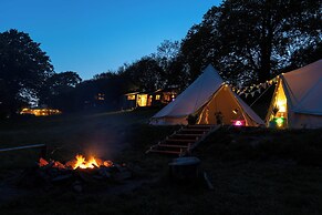 Hapus Hideaway Retreat Site, Sleeps 29