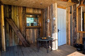 Hapus Hideaway Retreat Site, Sleeps 29