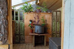 Hapus Hideaway Retreat Site, Sleeps 29