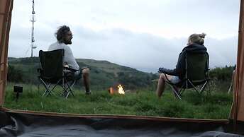 Hapus Hideaway Retreat Site, Sleeps 29