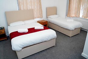 Gatwick Birchwood Lodge