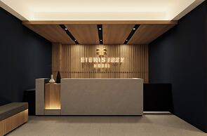 FIERIS IZZY HOTEL