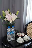 Madelise Central Grand Hotel