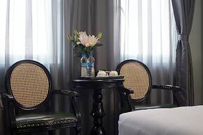 Madelise Central Grand Hotel