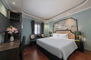 Madelise Central Grand Hotel